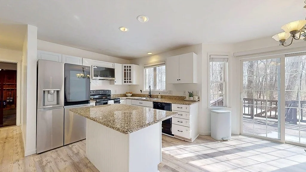 12 Coldbrook Rd, Millbury