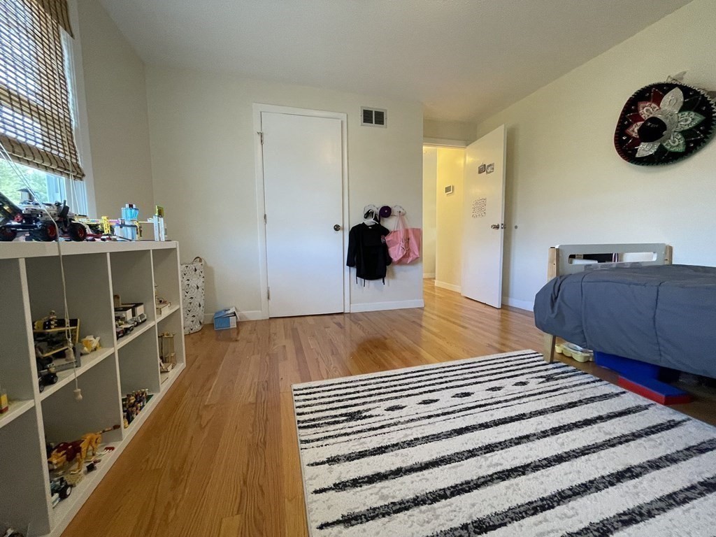 23 Clyde Ter, Arlington