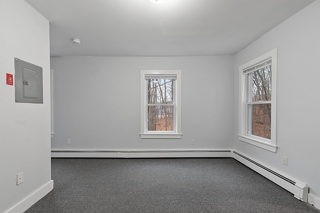 31 Mill St, Pepperell