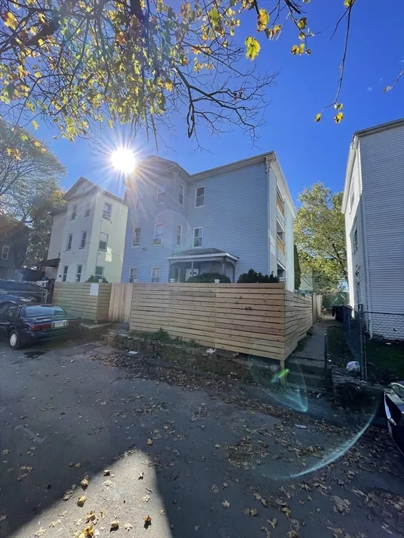 5 Freeland Ter, Worcester