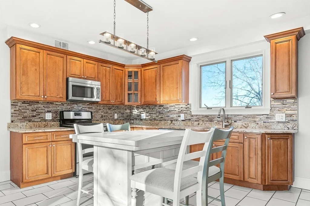 11 Symonds St, Salem
