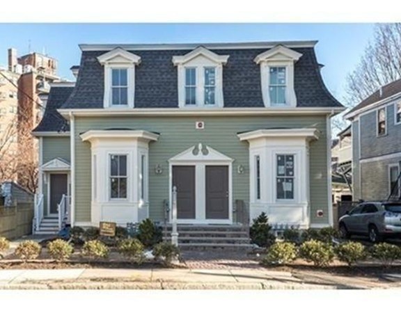 22 Hamlet St, Somerville