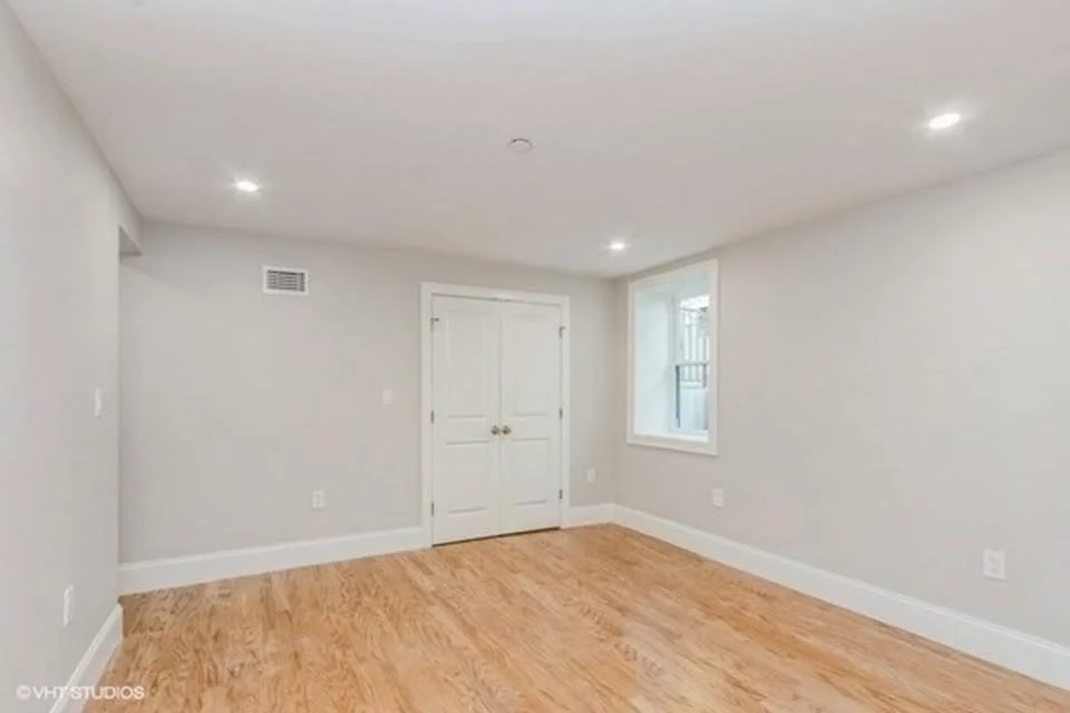 111 Hutchings St, Jamaica Plain