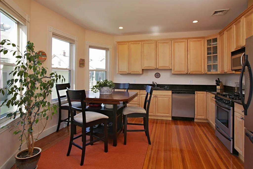 37 Fairmont St, Cambridgeport