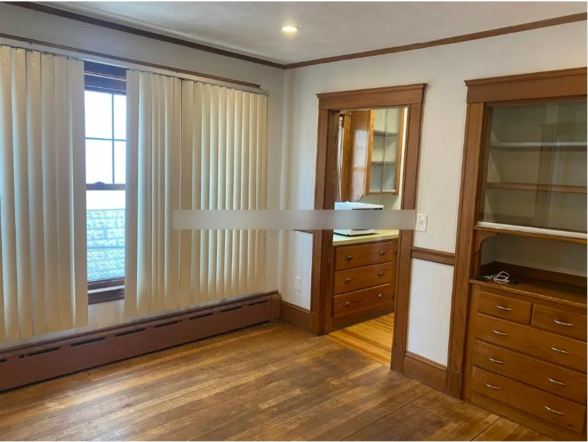 12 Upland Rd, West Somerville