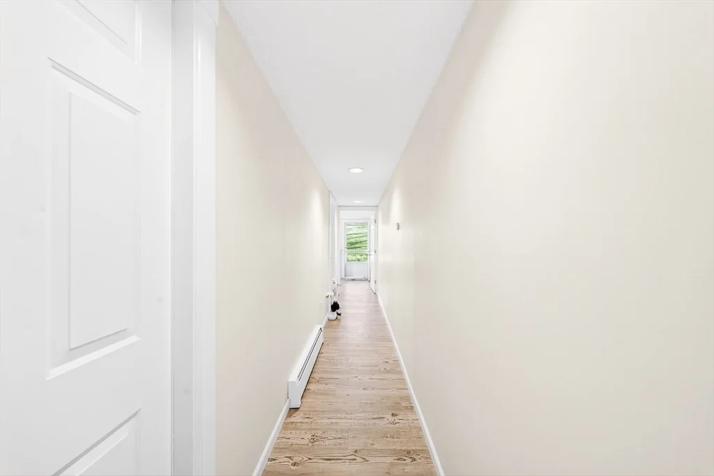 82 Camelot Dr, Worcester