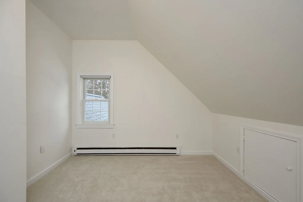 25 Bayberry Ln, Cohasset