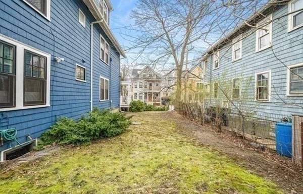 120 Walden St, Neighborhood Nine