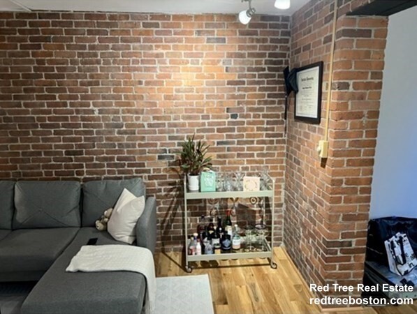 29 Brainerd Rd, Allston