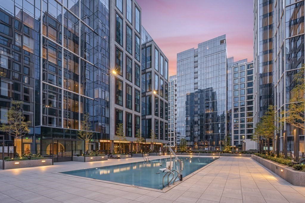 1 bed, 1.5 bath apartment for rent at 133 Seaport Blvd Unit 705, Seaport District — photo 19 of 23