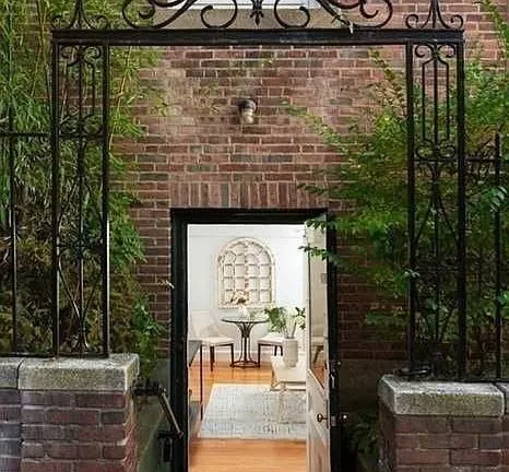 16 Chauncy St, Neighborhood Nine