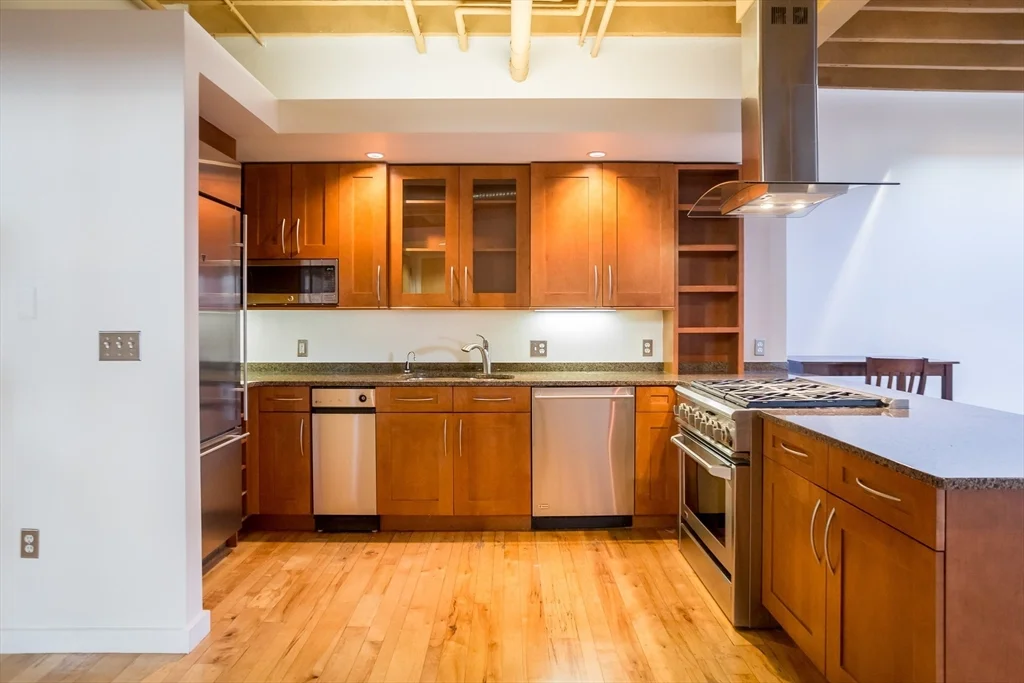 111 Beach St, Leather District