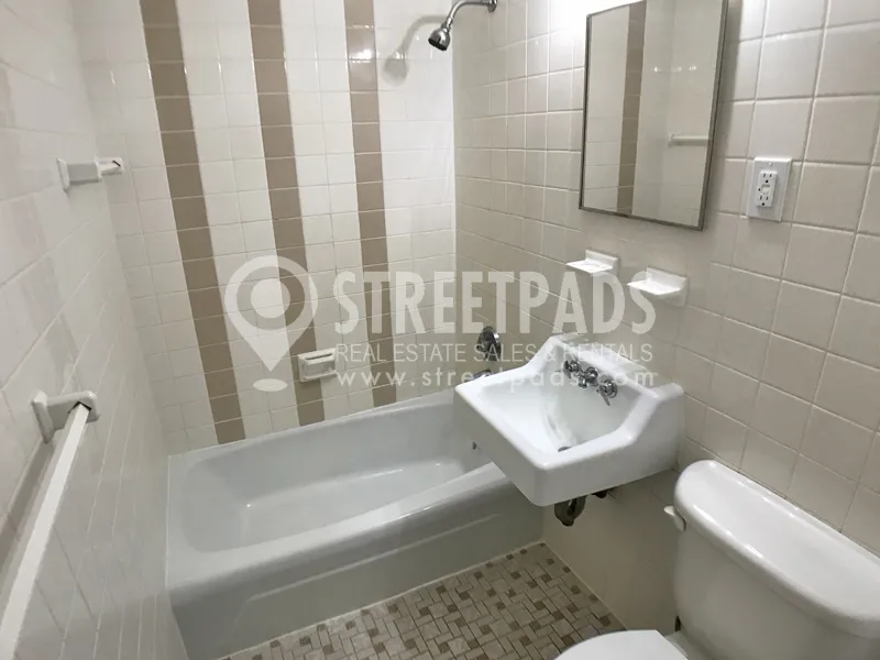 160 North Beacon St, Brighton