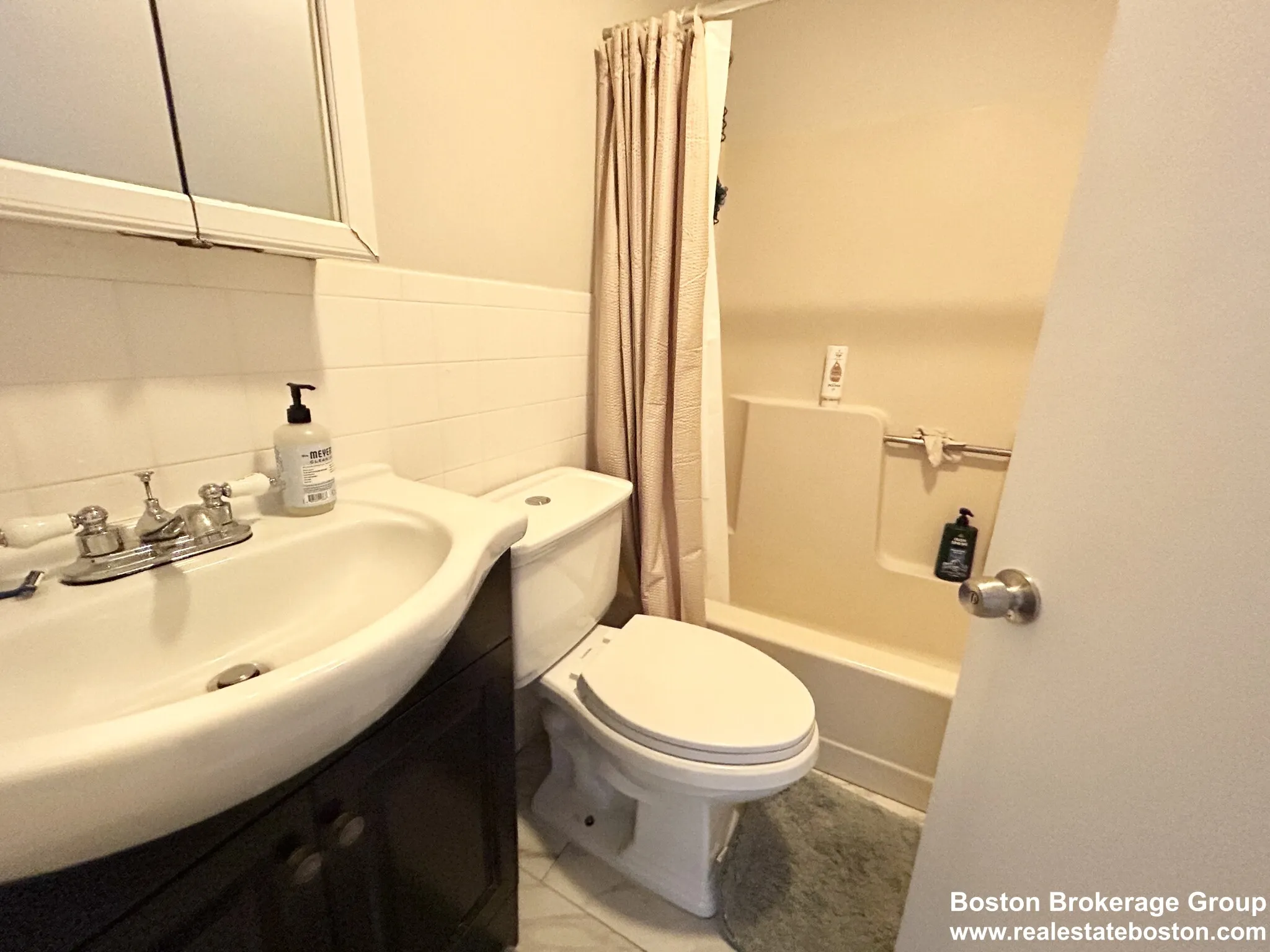 92 Hammond St, Roxbury