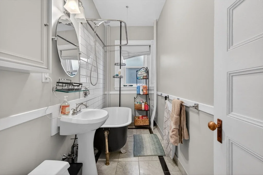 17 Park Vale, Coolidge Corner