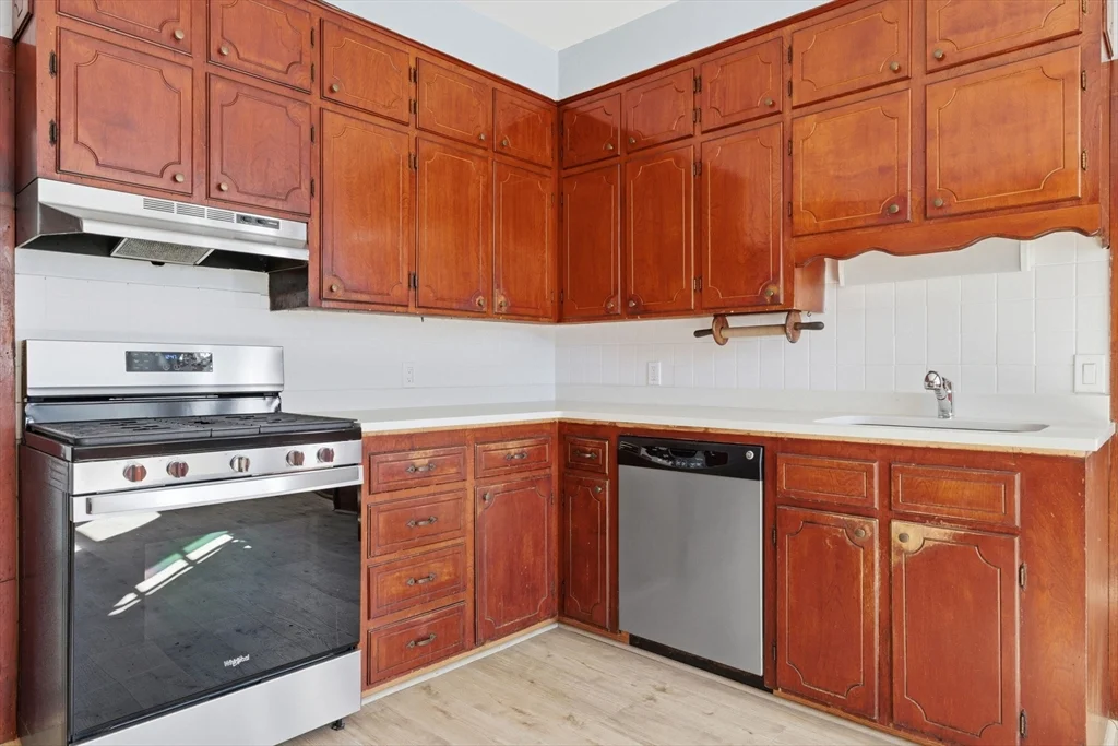 48 Walker St, Falmouth (village)