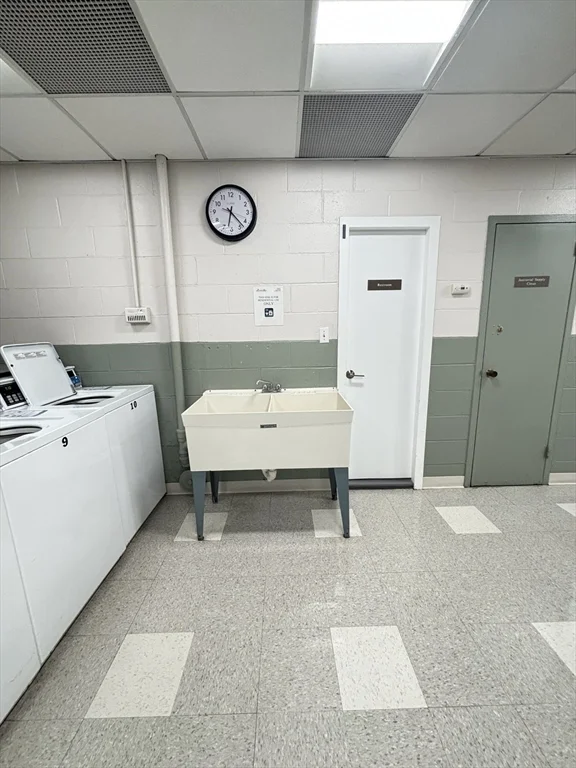 2 Hawthorne Pl, West End