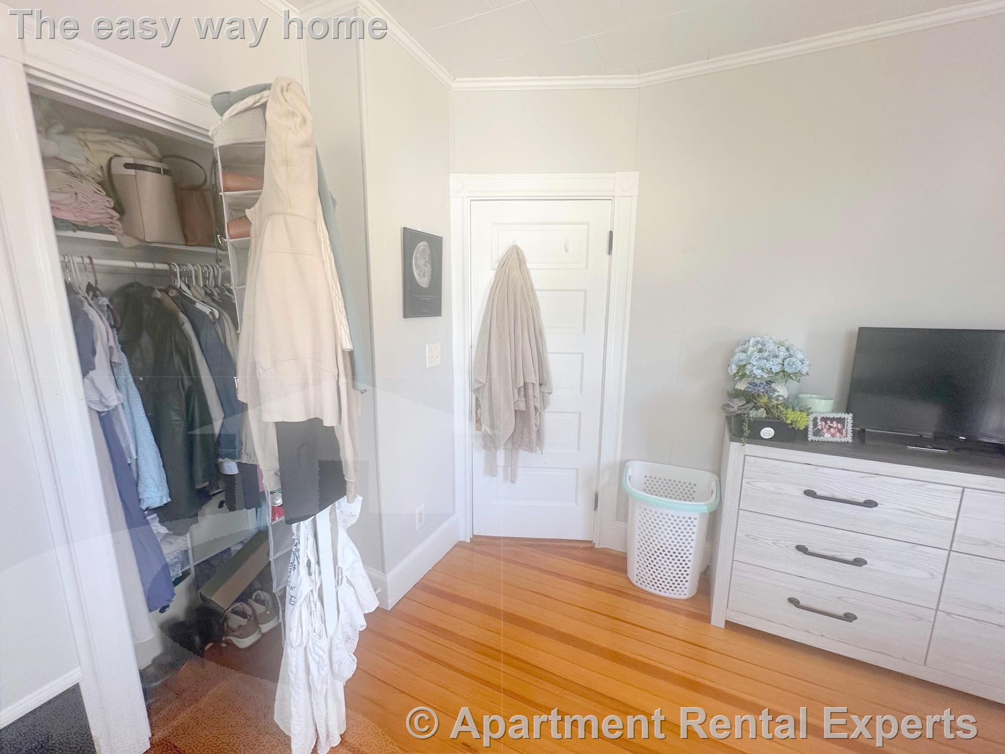 251-253 Arlington St, Tufts