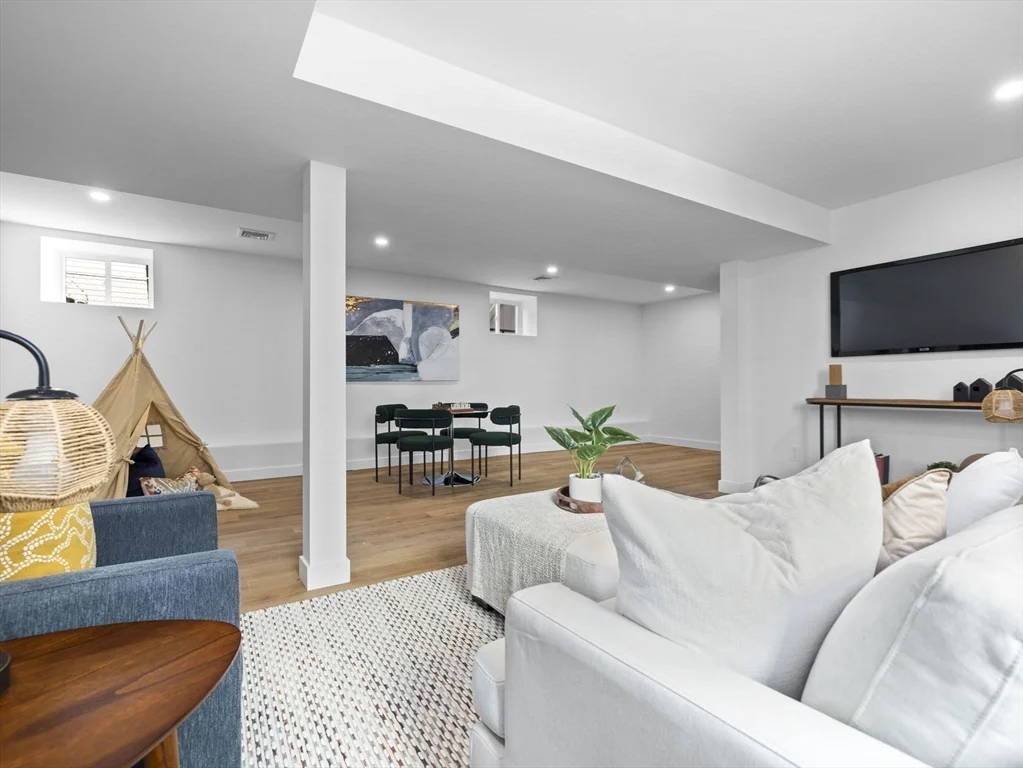 23 Winter St, Medford