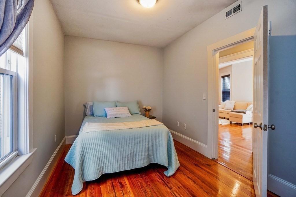 7 Treadway Rd, Dorchester