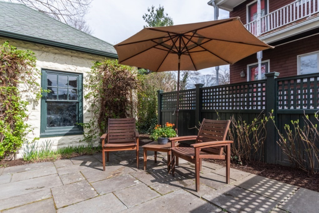 49 Willow St, Belmont