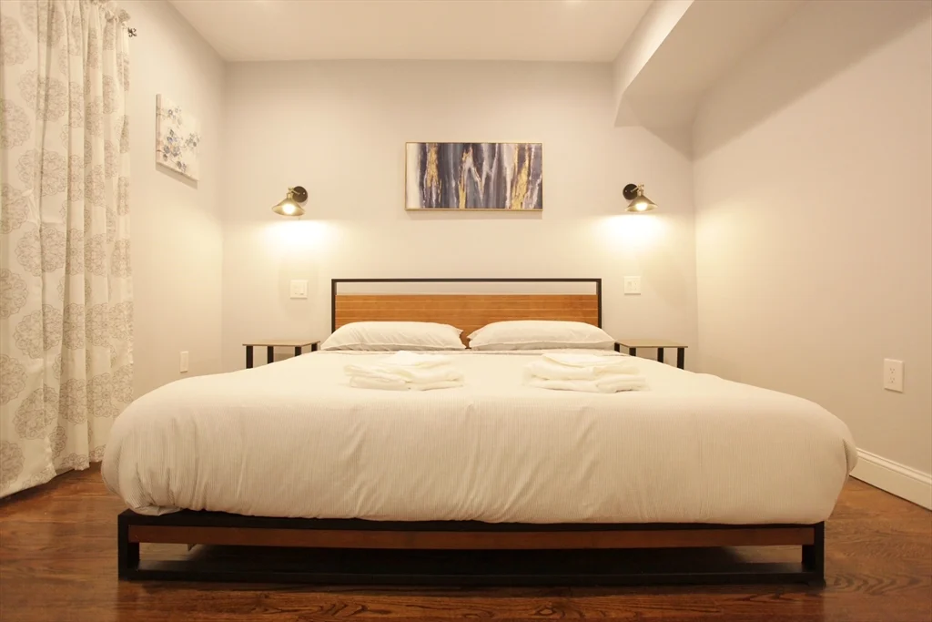 291 Main St, Everett