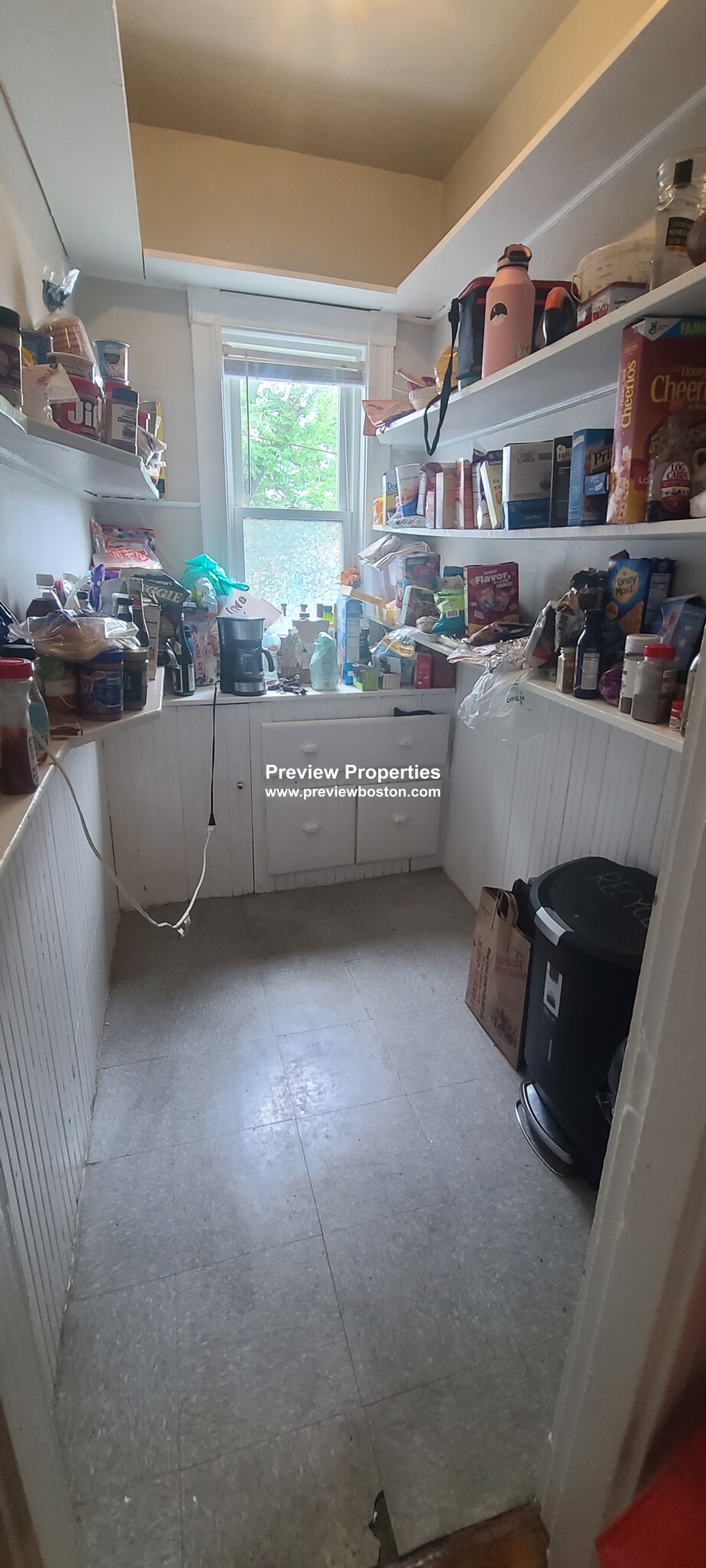 348 Faneuil St, Oak Square