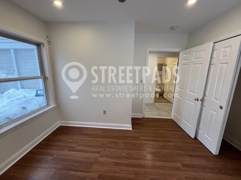 8 Glencoe St, Oak Square