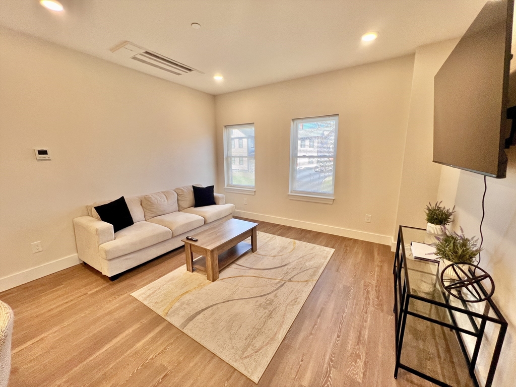 20 Woburn St, Reading