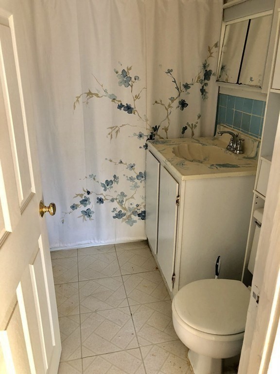 34 Carle Rd, North Quincy