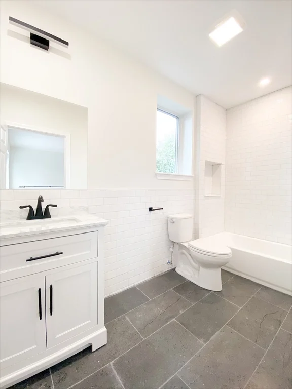 171 Everett St, Allston