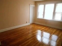 68 Linden St, Everett
