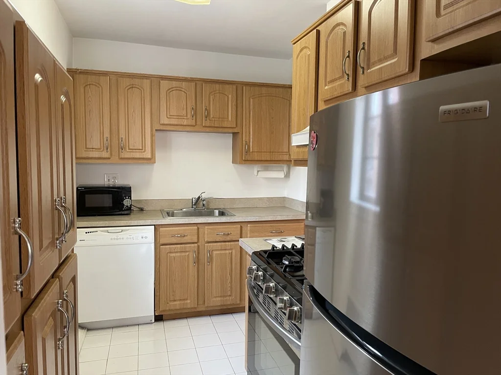 79 Sutherland, Brighton