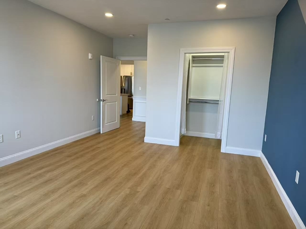 320 Middlesex Ave, Medford