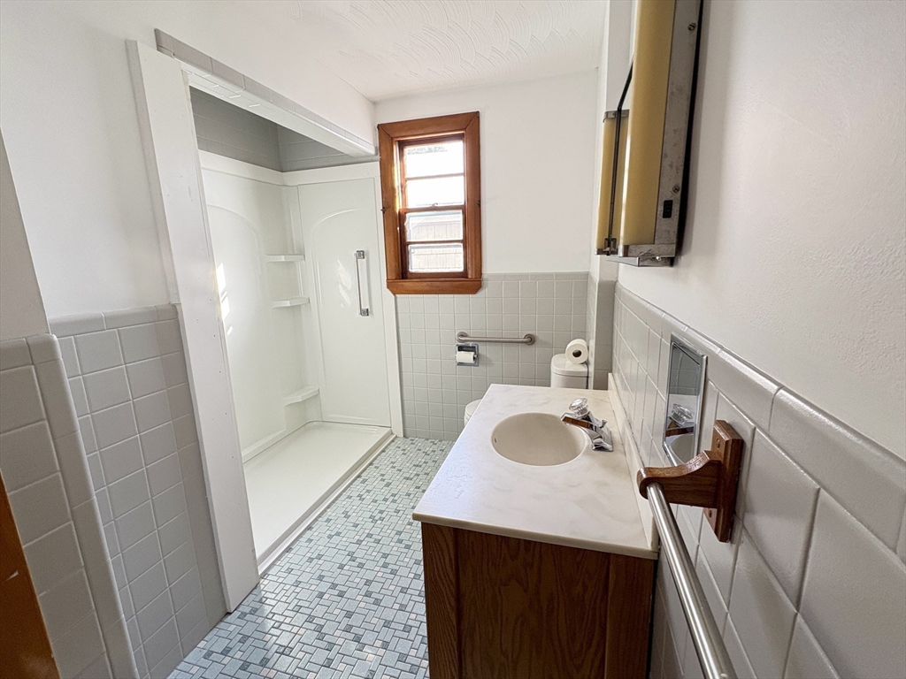 4 Easement Rd, Tewksbury