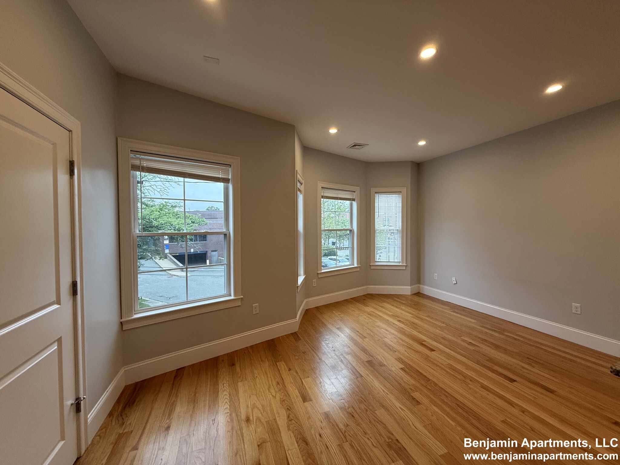 8 Islington St, Allston