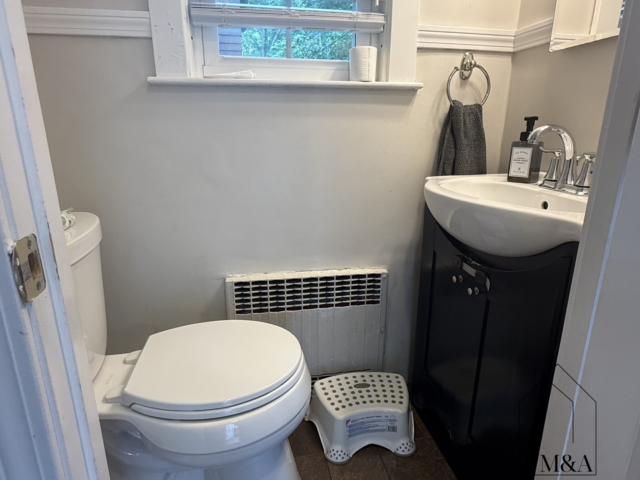 47 Maplewood Ave, Thompsonville