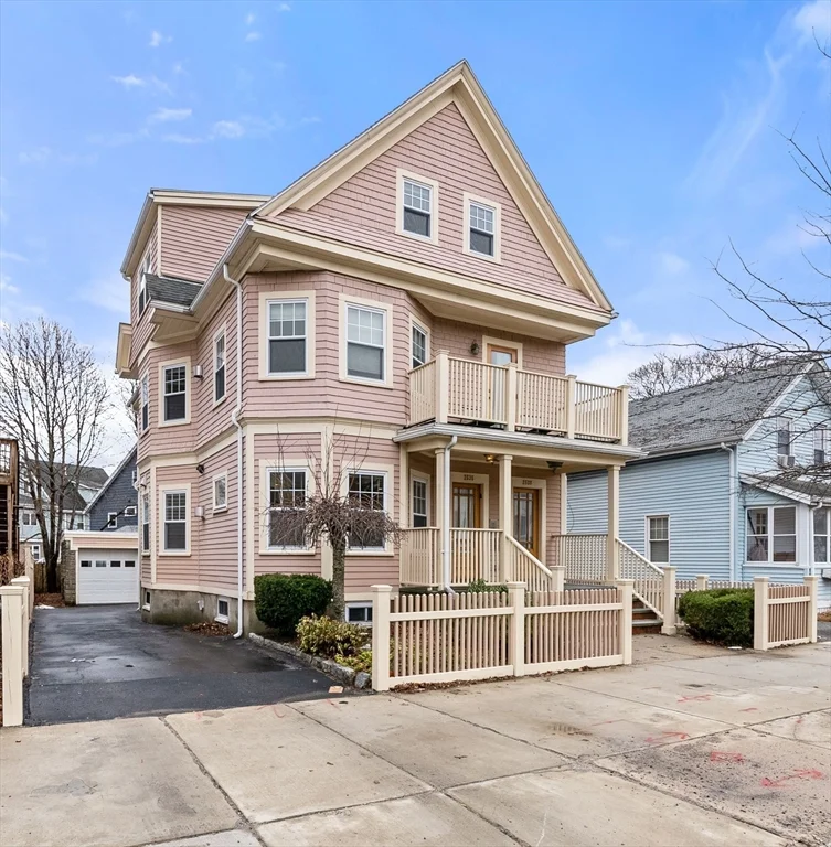 2536 Massachusetts Ave, North Cambridge