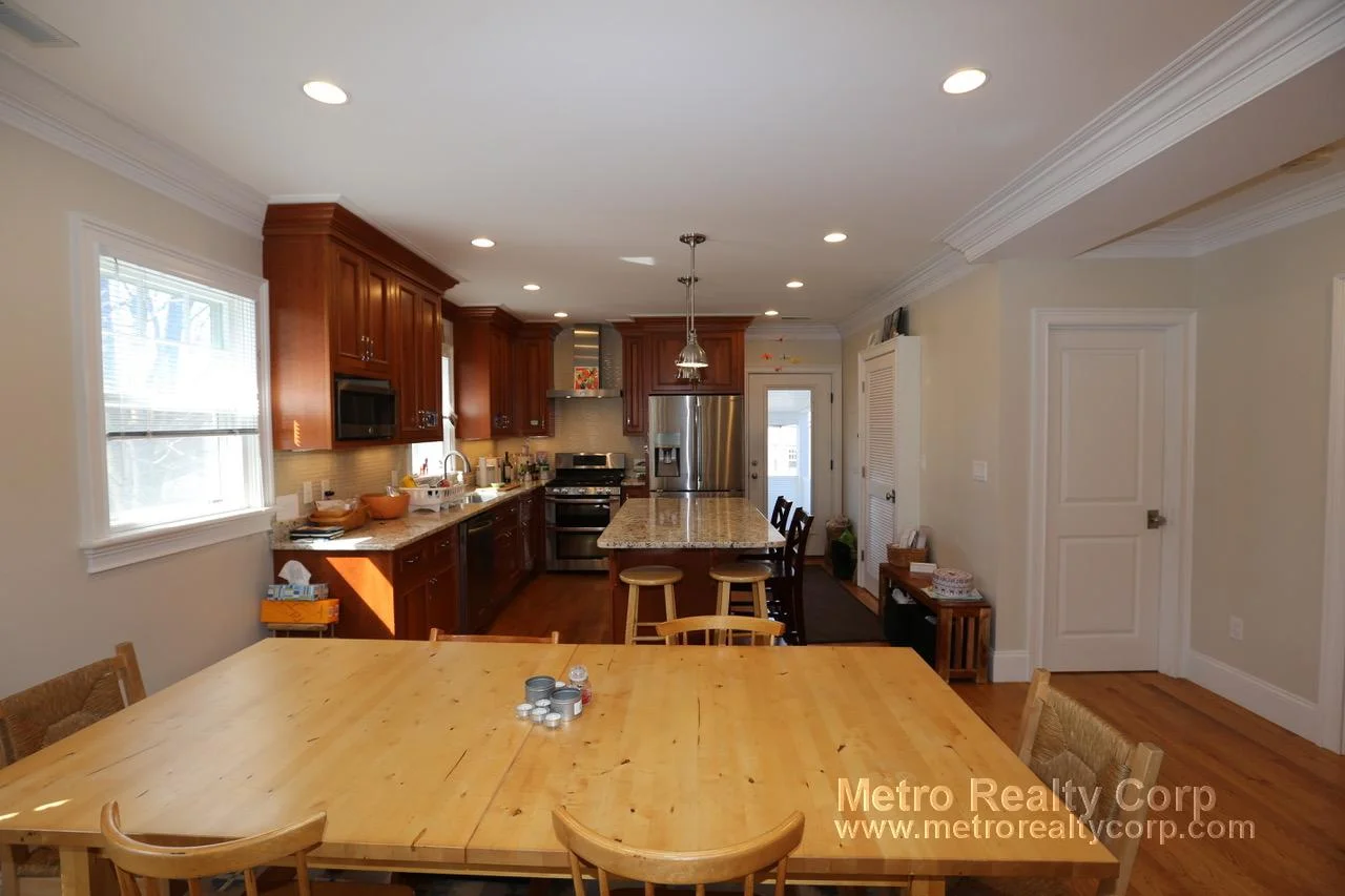 7 Acron Rd, Brookline Village