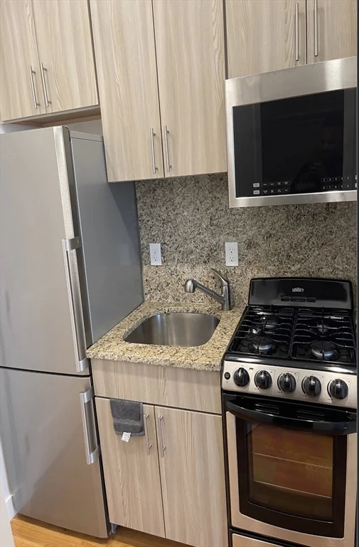 16 Fifth St, Chelsea