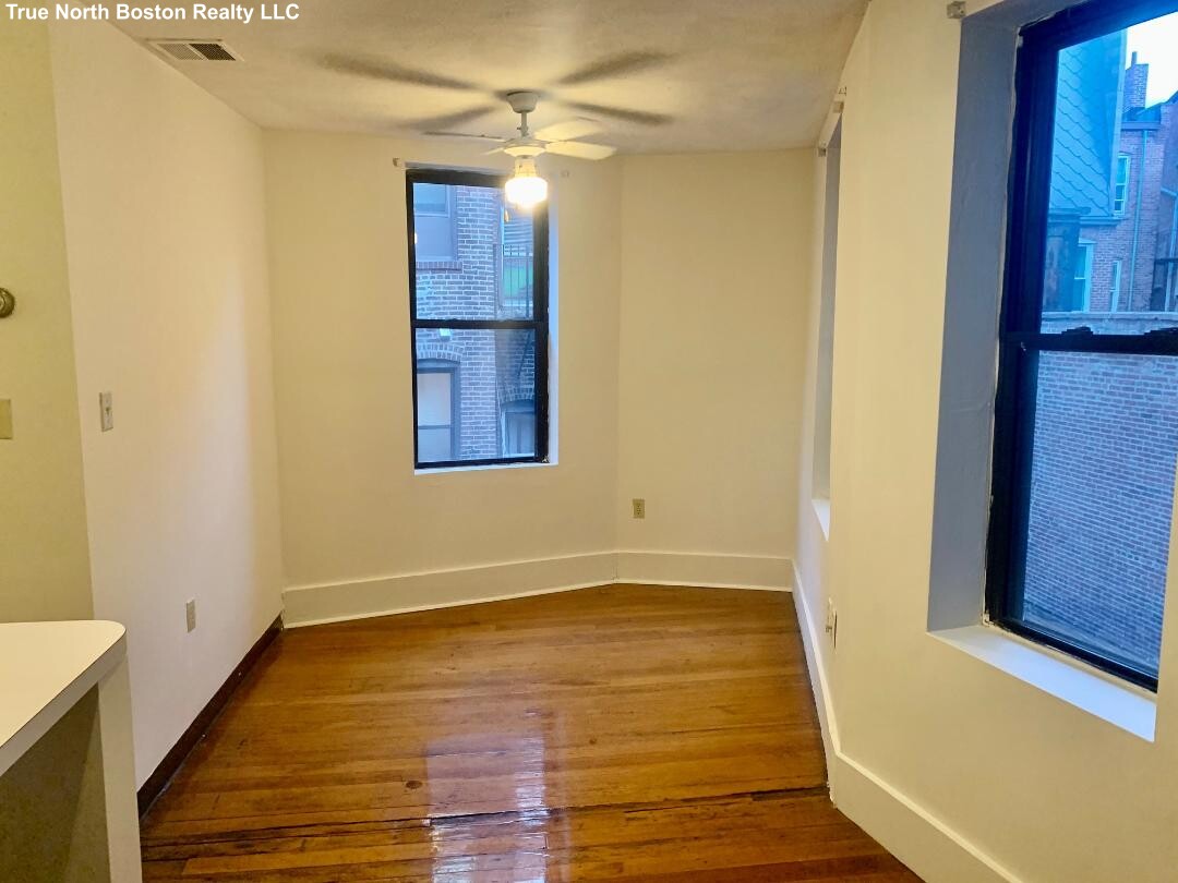 13 Charter St, North End