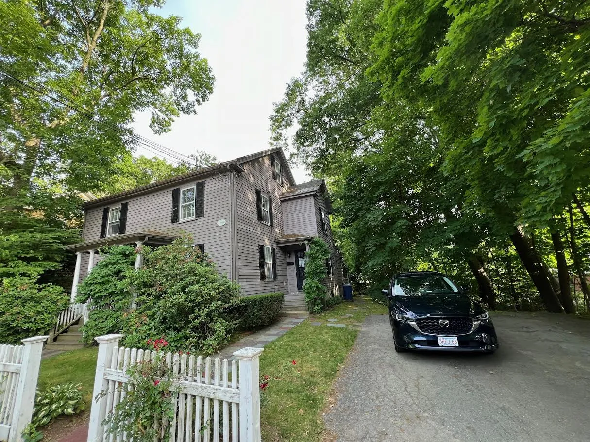 1056 Beacon St, Newton Centre