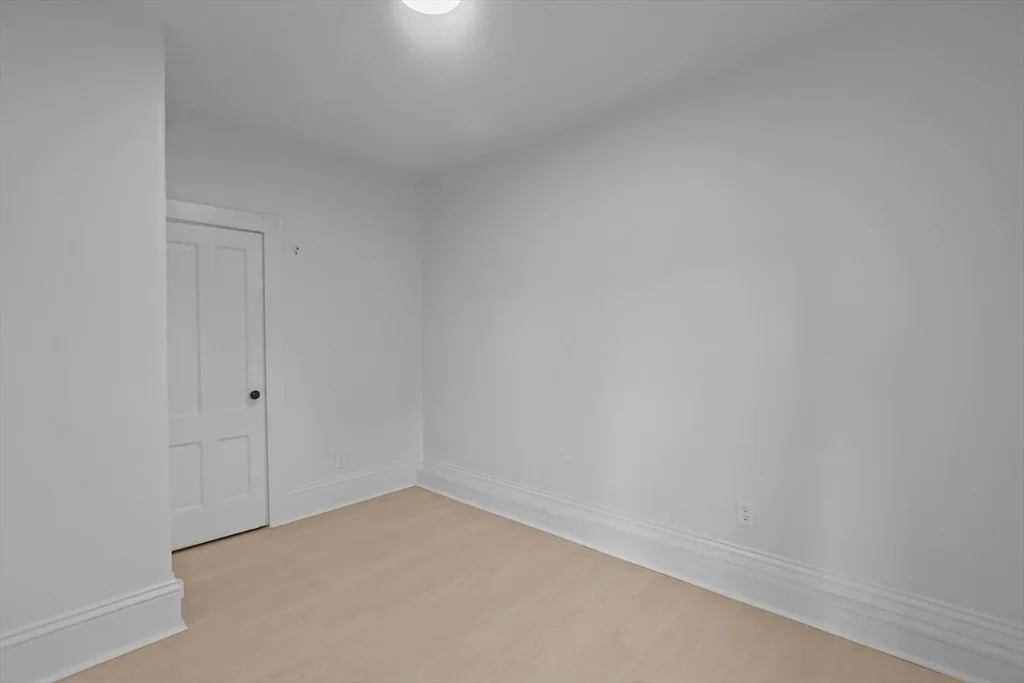 6 Coffin Avenue Ct, New Bedford