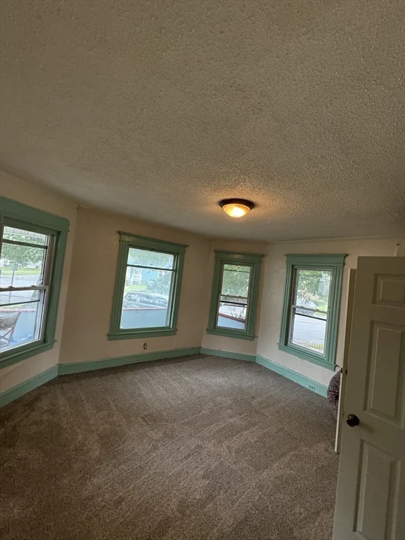 735 Belmont St, Springfield