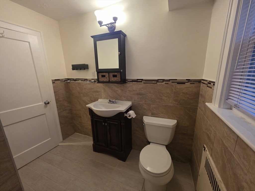 110 Clay St, Wollaston