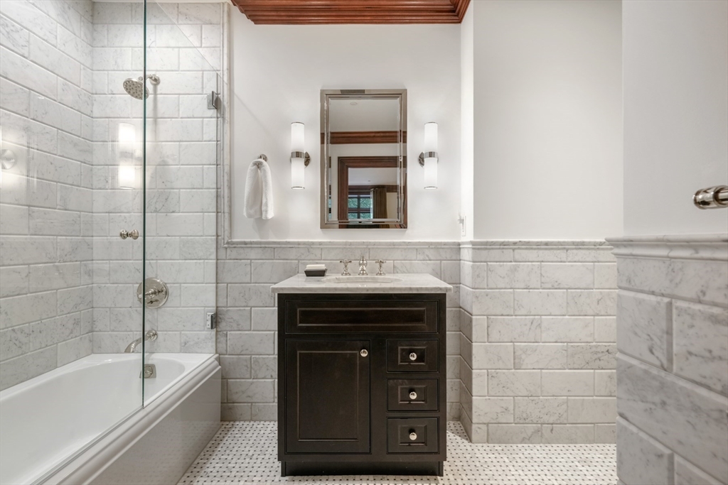 409 Commonwealth Ave, Back Bay