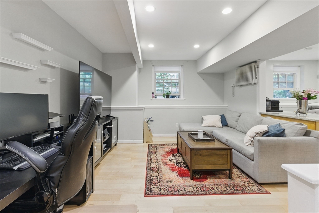 240 Brattle St, West Cambridge