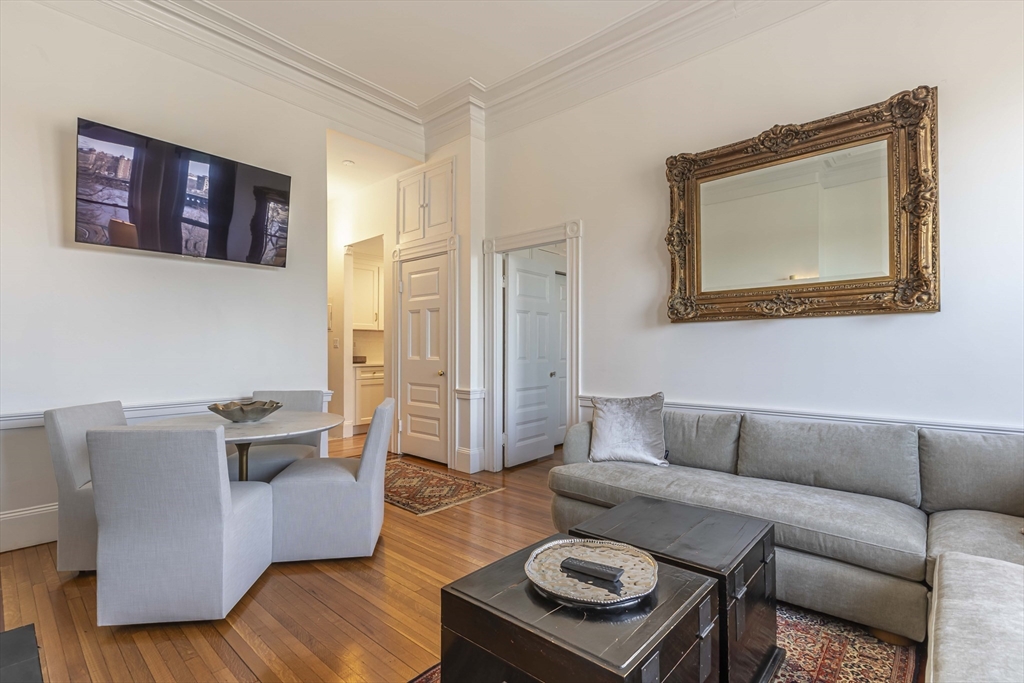 462 Beacon St, Back Bay