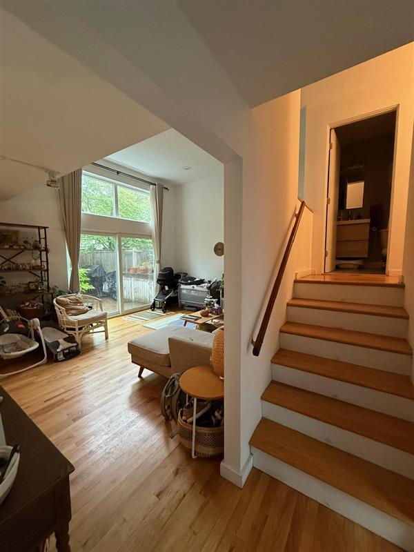 32 Warwick St, Powder House Square