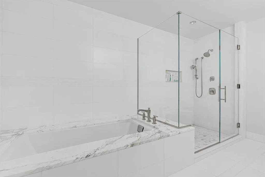 22 Liberty Dr, Seaport District